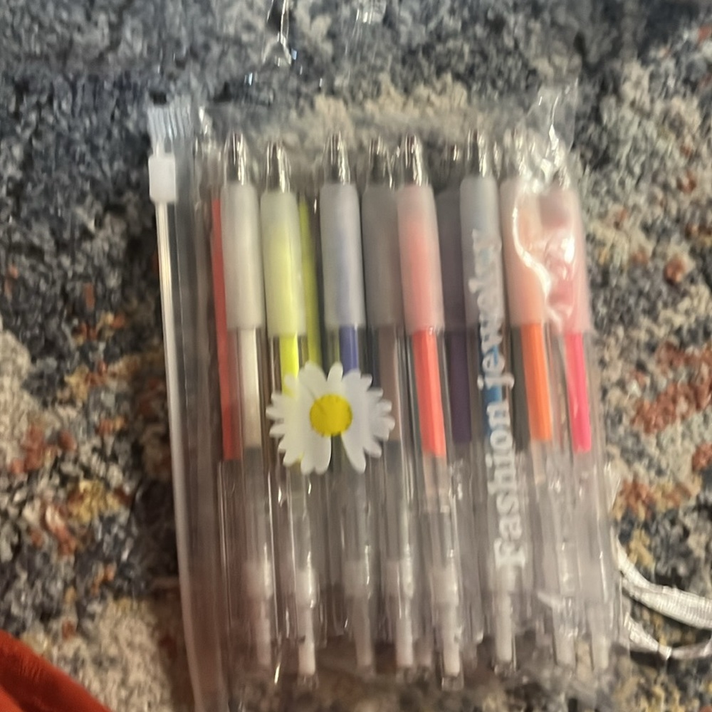 Gel Pens. 12 pens and 12 refills